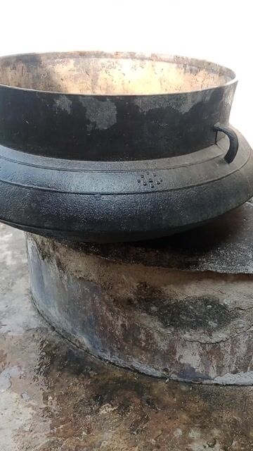 Nồi đồng cổ, Đồng nguyên chất 120 năm. Mua bán Đồ sưu tầm, đồ cổ tại Huyện Tuy Phước Bình Định được đăng bởi Nguyễn Văn Sáng hình 1