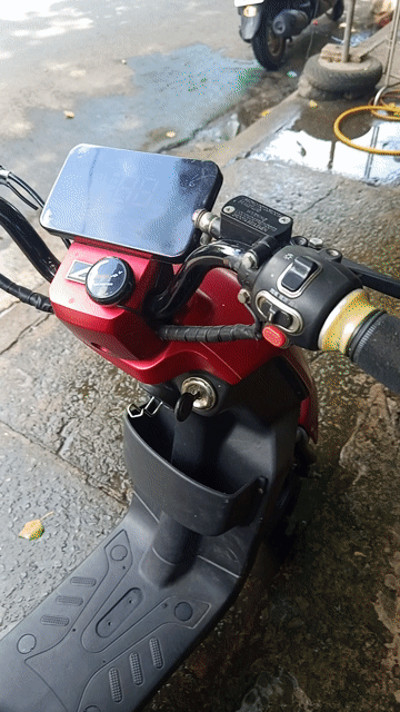 Xe đạp điện Yadea đỏ. Mua bán Xe đạp tại Quận 11 Tp Hồ Chí Minh được đăng bởi Thanh Tú  hình 1