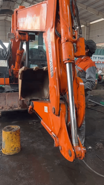 Xe múc Kubota K75UR 2005 1.7 tấn cũ. Mua bán Phương tiện khác tại Quận 7 Tp Hồ Chí Minh được đăng bởi Anh Ngọc hình 1