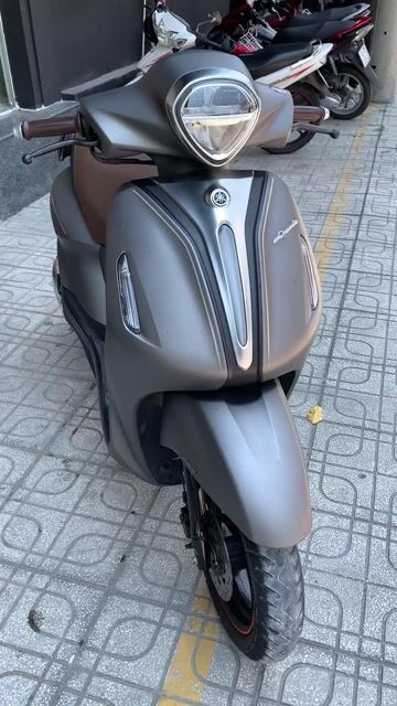 Grande 125 2023 Xám Nhám Smart Key BSTP Xe Đẹp. Mua bán Xe máy tại Quận Gò Vấp Tp Hồ Chí Minh được đăng bởi Khương Phan hình 1