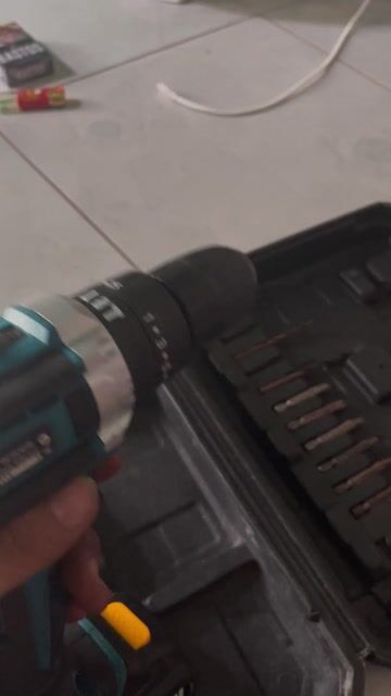 Máy khoan pin màu Xanh đen. Mua bán Nội thất, đồ gia dụng khác tại Huyện Đức Hòa Long An được đăng bởi Nghị Lực hình 1