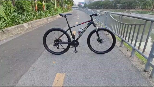 Xe đạp địa hình Giant ATX 720 Đen. Mua bán Xe đạp tại Quận Đống Đa Hà Nội được đăng bởi Bảo trang hình 1