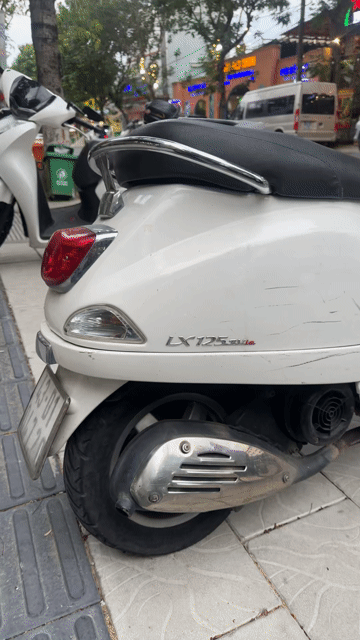 Piaggio Vespa LX 125 Trắng. Mua bán Xe máy tại Quận Ngũ Hành Sơn Đà Nẵng được đăng bởi Nguyễn Quyền Anh hình 1