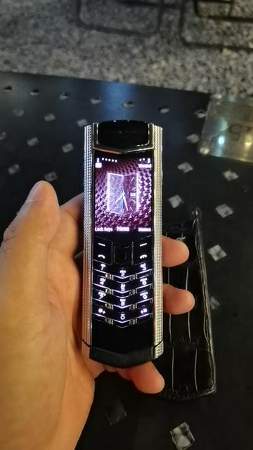 Vertu Signature S Clous de Paris đẹp mê ly.. Mua bán Điện thoại tại Quận 12 Tp Hồ Chí Minh được đăng bởi HoangProduction hình 1