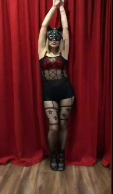 Model - Femme Fatale roleplay