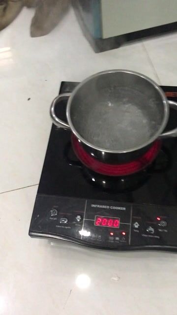 Bếp hồng ngoại Comet Đen ko kén nồi. Mua bán Bếp, lò, đồ điện nhà bếp tại Quận 11 Tp Hồ Chí Minh được đăng bởi Cherry hình 1