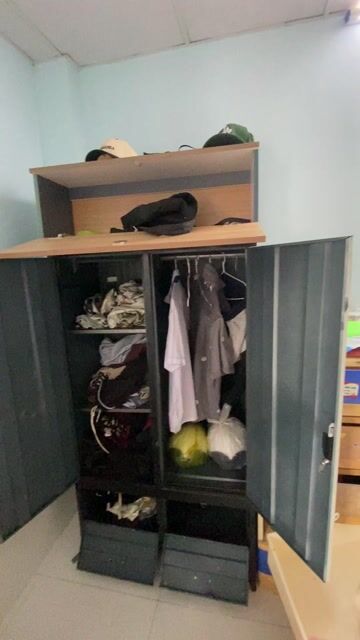 Tủ quần áo gỗ hiện đại. Mua bán Tủ, kệ gia đình tại Thành phố Thủ Đức Tp Hồ Chí Minh được đăng bởi Võ Thanh Huy hình 1