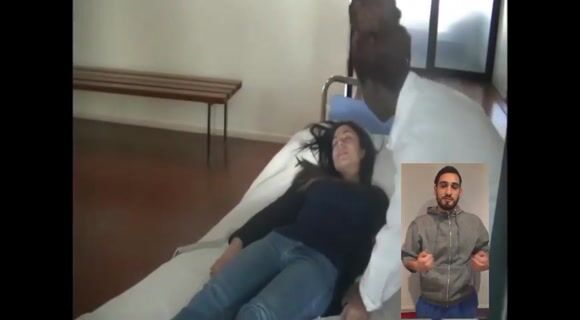 Dans la blouse d'une infirmière