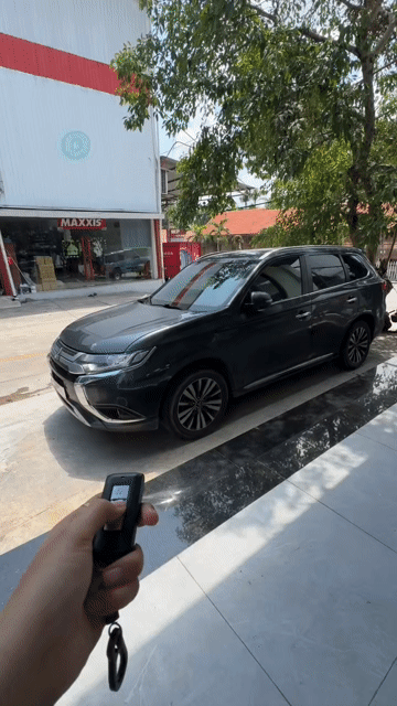 Mitsubishi Outlander CVT 2022 69.000km Xám. Mua bán Ô tô tại Thành phố Thủ Dầu Một Bình Dương được đăng bởi Hải Lê  hình 1