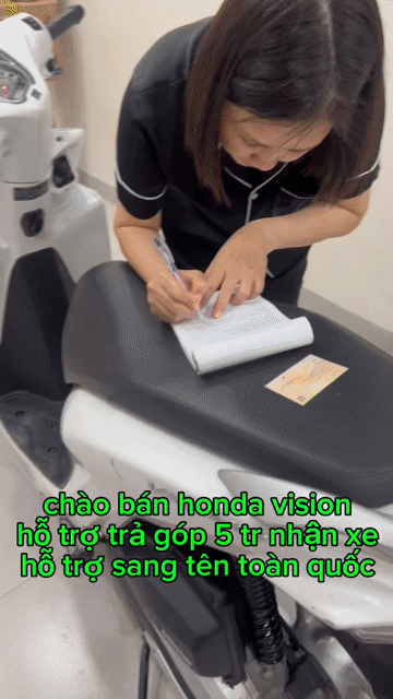 Honda Vision Trắng 12213 km. Mua bán Xe máy tại Quận Cầu Giấy Hà Nội được đăng bởi Xe Máy Đoàn Văn Cam Kết Đúng Ảnh Đúng Biển Đúng Giá Trị hình 1