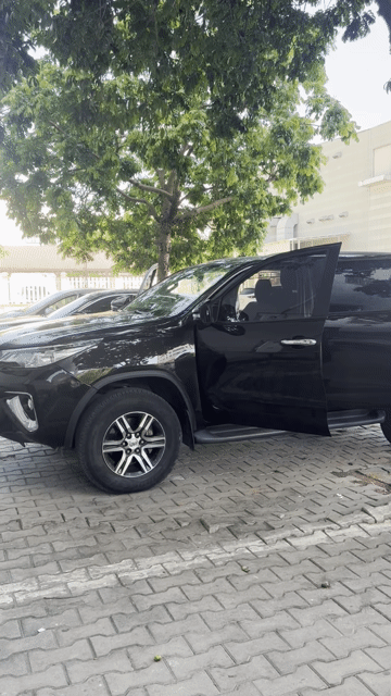 Toyota Fortuner 2018 Tự động Đen 140000 km. Mua bán Ô tô tại Huyện Sóc Sơn Hà Nội được đăng bởi Phan Sơn hình 1