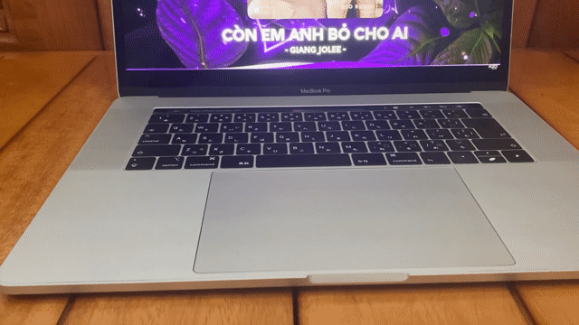 Macbook Pro Retina 2018 15 i7 16GB/256/4gb. Mua bán Laptop tại Quận Bình Thạnh Tp Hồ Chí Minh được đăng bởi NGUYEN THI NGOC BINH  hình 1