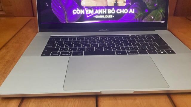 Macbook Pro Retina 2018 15 i7 16GB/256/4gb. Mua bán Laptop tại Quận Bình Thạnh Tp Hồ Chí Minh được đăng bởi NGUYEN THI NGOC BINH  hình 1
