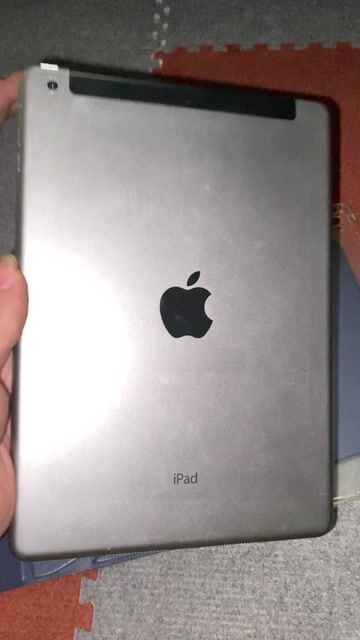 Apple iPad Air 12.5.8. Mua bán Máy tính bảng tại Quận Hai Bà Trưng Hà Nội được đăng bởi Trần Mạnh Đạt hình 1