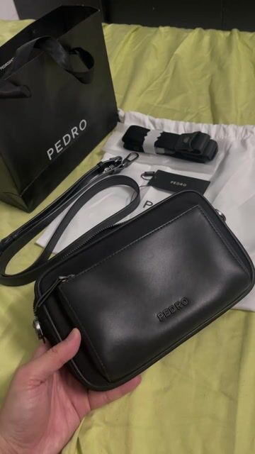 Túi đeo chéo Pedro Evans Đen Chính Hãng Mới 99%. Mua bán Túi xách tại Huyện Bình Chánh Tp Hồ Chí Minh được đăng bởi Thành Long hình 1
