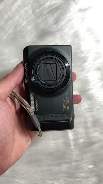 Máy ảnh Casio Exilim ZR100 Đen Fullbox. Mua bán Máy ảnh, Máy quay tại Quận Cầu Giấy Hà Nội được đăng bởi Vũ Thành Long hình 1