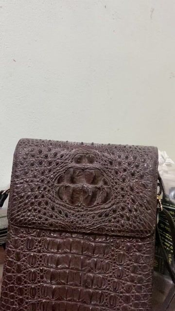 Túi xách nam Da cá sấu Nâu. Mua bán Túi xách tại Thành phố Biên Hòa Đồng Nai được đăng bởi dung hình 1