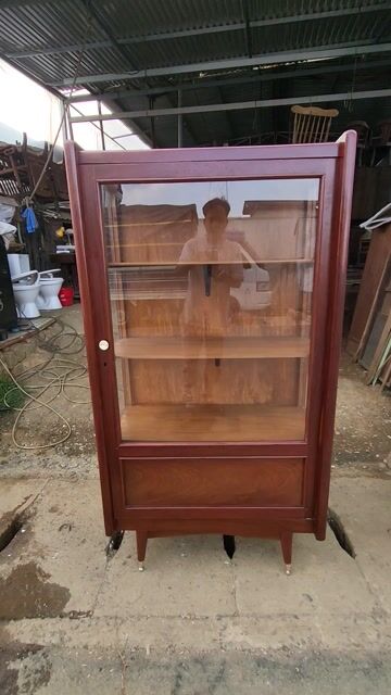 Tủ trưng bày gỗ nâu 80x152x40cm. Mua bán Tủ, kệ gia đình tại Thành phố Đà Lạt Lâm Đồng được đăng bởi Đồ gỗ cũ Đà Lạt hình 1