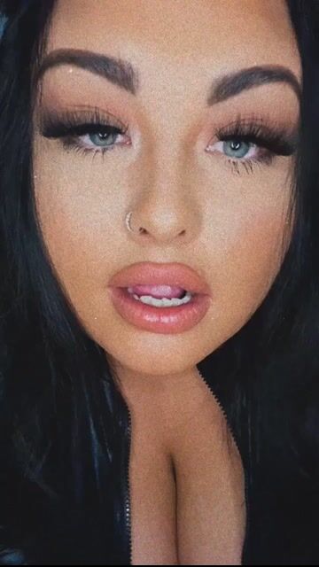 Goddess Azia BBW Model - Goddess Azia BBW