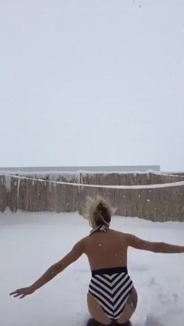 Model - Denise latex