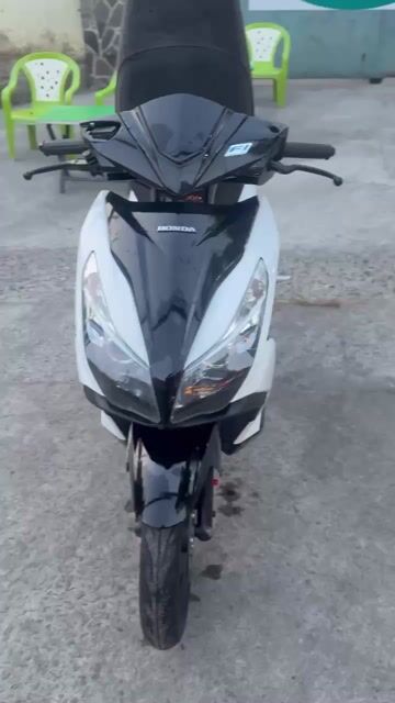 Honda Air Blade FI 2015 Trắng đen. Mua bán Xe máy tại Quận Bình Tân Tp Hồ Chí Minh được đăng bởi Lạc Giữa Chợ hình 1