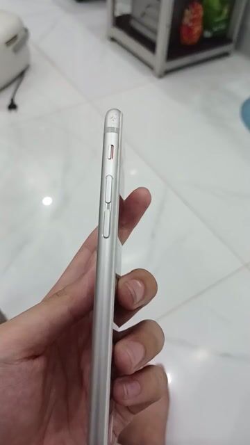 iPhone 6 Bạc Retina Đã thay vỏ, pin mới. Mua bán Điện thoại tại Thành phố Hải Dương Hải Dương được đăng bởi Khanh Vũ hình 1