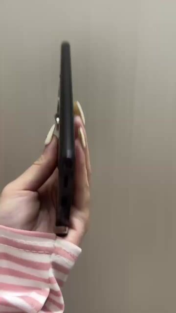 Samsung S22 Ultra 12/256 2 SIM VL màn sọc màu đen. Mua bán Điện thoại tại Quận Cầu Giấy Hà Nội được đăng bởi Henry Shop hình 1