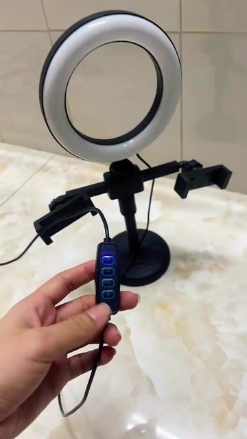 Đèn livestream Đen. Mua bán Đèn tại Thành phố Long Xuyên An Giang được đăng bởi Ngọc Ni hình 1