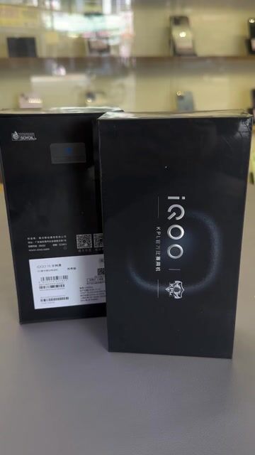 IQOO 15 12/256 Newseal Mới 100% Tiếng việt. Mua bán Điện thoại tại Quận Ninh Kiều Cần Thơ được đăng bởi shop một chín tám tám hình 1