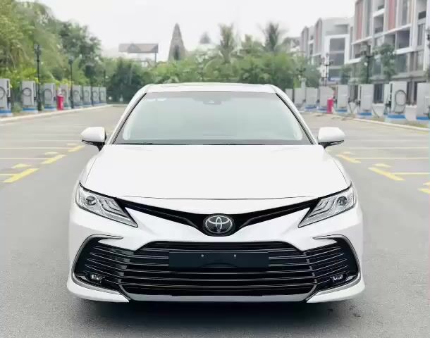 Toyota Camry 2.0Q 2023 Trắng 51,000 km cực đẹp.. Mua bán Ô tô tại Thành phố Thủ Đức Tp Hồ Chí Minh được đăng bởi Đức Tứ Bánh hình 1
