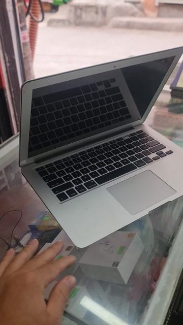 Apple MacBook Air 2017 lỗi ko lên. Mua bán Laptop tại Quận Cầu Giấy Hà Nội được đăng bởi Dunggh hình 1