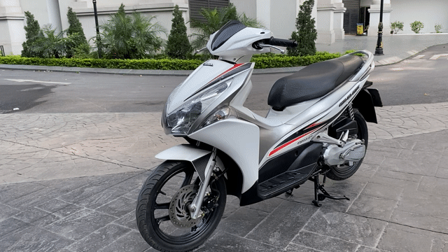 Honda Air Blade Trắng FI 2012. Mua bán Xe máy tại Quận Nam Từ Liêm Hà Nội được đăng bởi Minh Minh hình 1