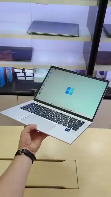 HP EliteBook 840 G9 i7-1265U/16GB/512GB Vỏ nhôm. Mua bán Laptop tại Quận Thanh Xuân Hà Nội được đăng bởi Ngọc Lan hình 1