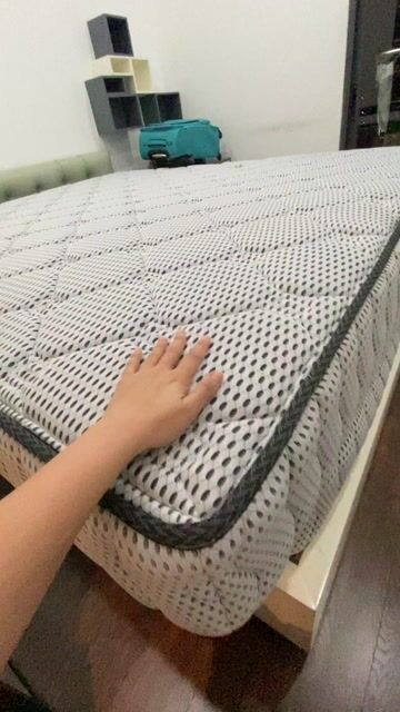 Nệm lò xo 1m8x2mx20cm Trắng xám. Mua bán Giường, chăn ga gối nệm tại Quận 7 Tp Hồ Chí Minh được đăng bởi Phuong Nguyen hình 1