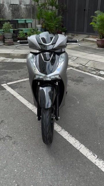 Honda SH 160 2024 Bạc potter 7000 km. Mua bán Xe máy tại Quận Thanh Khê Đà Nẵng được đăng bởi THẾ MẪN CHUYÊN XE LƯỚT CÓ BÁN TRẢ GÓP  hình 1