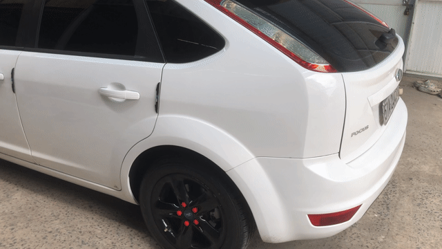 Ford Focus 1.8 Trắng. Mua bán Ô tô tại Quận Gò Vấp Tp Hồ Chí Minh được đăng bởi Lâm Duy  hình 1