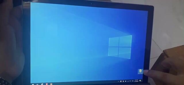 Microsoft Surface Pro 5 m3-7Y30 4GB Nứt kính. Mua bán Máy tính bảng tại Huyện Thuỷ Nguyên Hải Phòng được đăng bởi Văn Linh hình 1