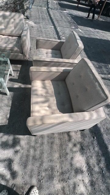 Thanh lý bộ sofa nỉ hiện đại kèm bàn kính. Mua bán Bàn ghế tại Thành phố Thủ Đức Tp Hồ Chí Minh được đăng bởi Tran Nhu Quynh thanh lý Thủ Đức hình 1