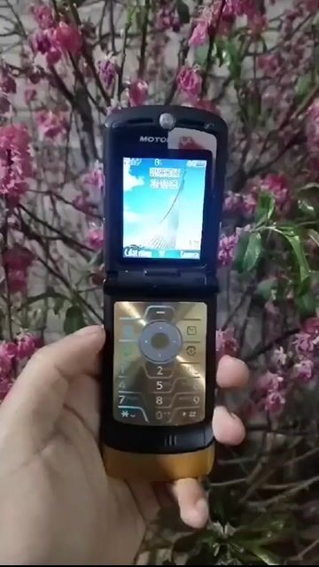 Motorola V3 Vàng Đã qua sử dụng. Mua bán Điện thoại tại Thành phố Long Xuyên An Giang được đăng bởi Mỹ Thới hình 1