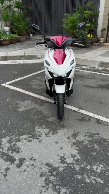Honda Air Blade 125 ABS Trắng đỏ. Mua bán Xe máy tại Quận Thanh Khê Đà Nẵng được đăng bởi THẾ MẪN CHUYÊN XE LƯỚT CÓ BÁN TRẢ GÓP  hình 1
