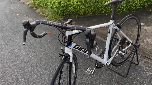 xe Road ❤️ Giant DEFY Khung Nhôm, Càng Carbon. Mua bán Xe đạp tại Thành phố Thuận An Bình Dương được đăng bởi Minh khánh hình 1