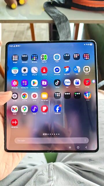 Samsung Galaxy Z Fold4 Xám Hàn Quốc. Mua bán Điện thoại tại Quận Ninh Kiều Cần Thơ được đăng bởi Lê Thanh Phong hình 1