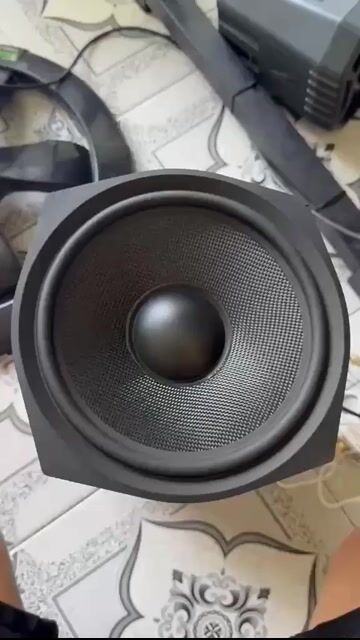 Củ loa bass JBL 20cm Carbon Đen. Mua bán Tivi, Âm thanh tại Thành phố Buôn Ma Thuột Đắk Lắk được đăng bởi Sơn Đinh Thế hình 1