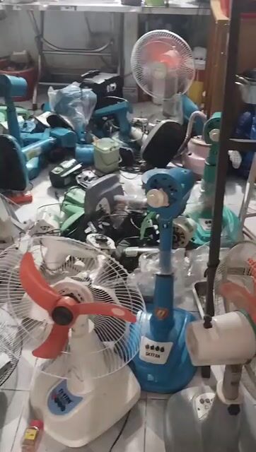 Quạt gió màu Xanh lá Mới tồn kho. Mua bán Quạt tại Thị xã Tân Uyên Bình Dương được đăng bởi ANHTACO  hình 1