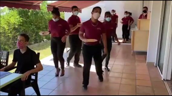 LE SERVICE : TOUT UN ART !