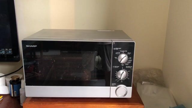 Lò vi sóng Sharp 23L có nướng gần như mới. Mua bán Bếp, lò, đồ điện nhà bếp tại Quận Hoàng Mai Hà Nội được đăng bởi luat nguyen hình 1