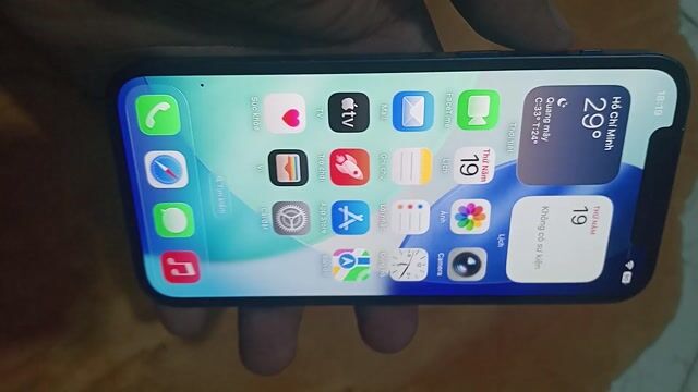 Apple iPhone 12 64G Qte Zin All full cn nứt lưng. Mua bán Điện thoại tại Thành phố Dĩ An Bình Dương được đăng bởi ĐT Có Sao Ghi Vậy Bán Tại Nhà Có ship trực tiếp BD SG có GL  hình 1