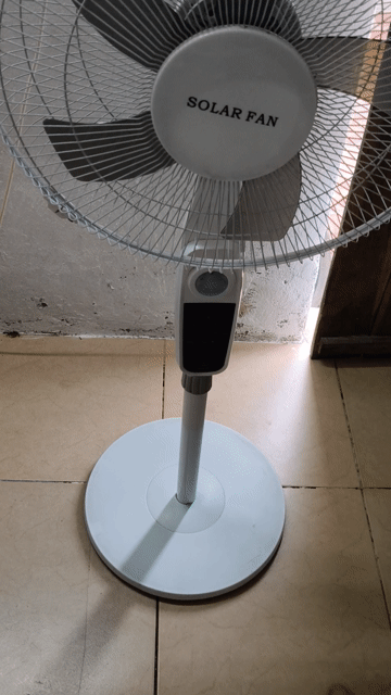 Quạt năng lượng mặt trời Trắng. Mua bán Quạt tại Quận Bắc Từ Liêm Hà Nội được đăng bởi gia thanh hình 1