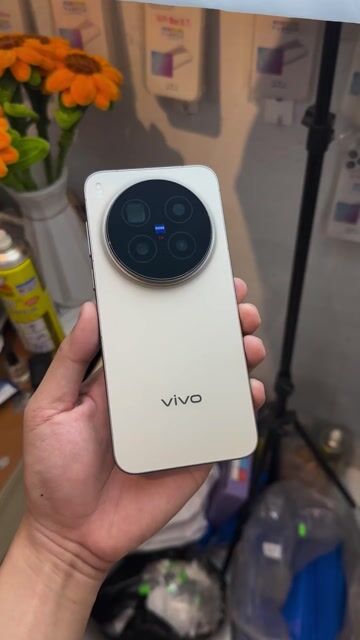 Vivo X300 Pro 256GB Nâu Vàng Cát 99% FullBox.. Mua bán Điện thoại tại Thành phố Mỹ Tho Tiền Giang được đăng bởi Phước Lộc Mobile Mỹ Tho hình 1