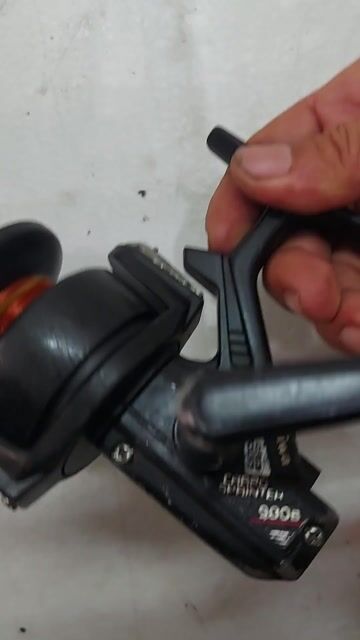 Máy câu cá Daiwa Spinter 900B. Mua bán Đồ thể thao, Dã ngoại tại Quận 10 Tp Hồ Chí Minh được đăng bởi Lee Bush hình 1